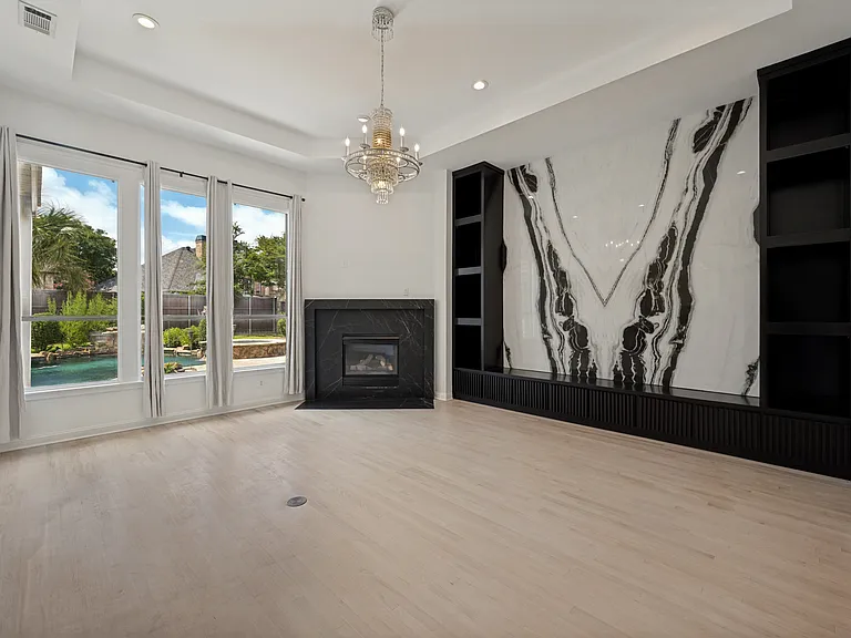 1419 Biltmore Ct — Photo 3
