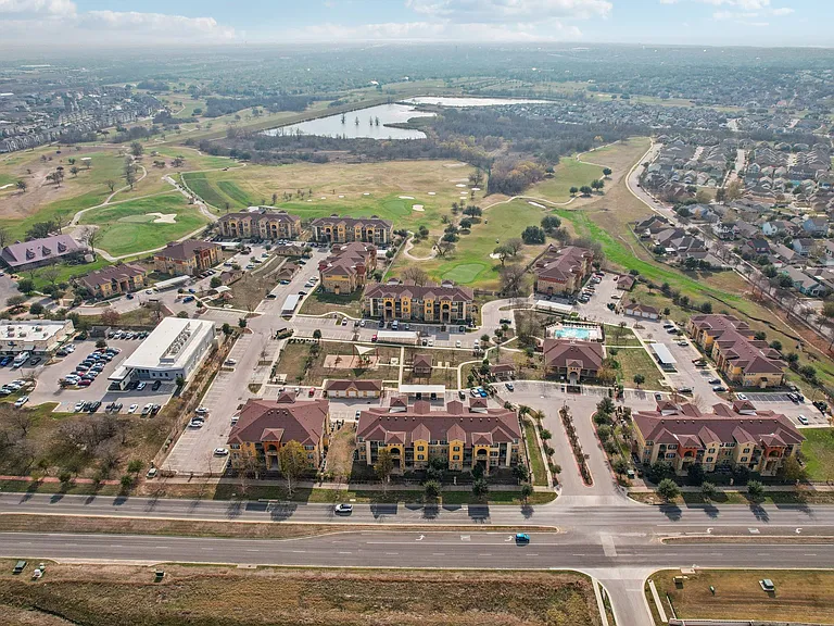 Fairway Landings at Plum Creek — Photo 35