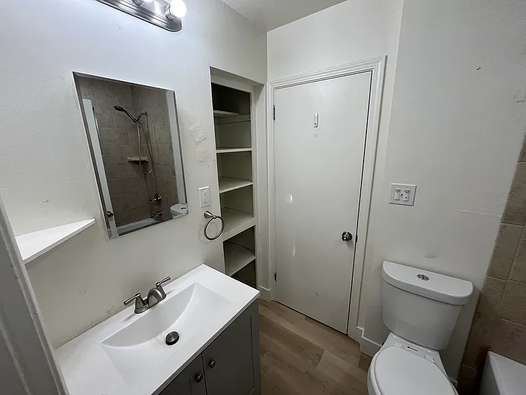 806 Kelly Way #806 — Photo 11