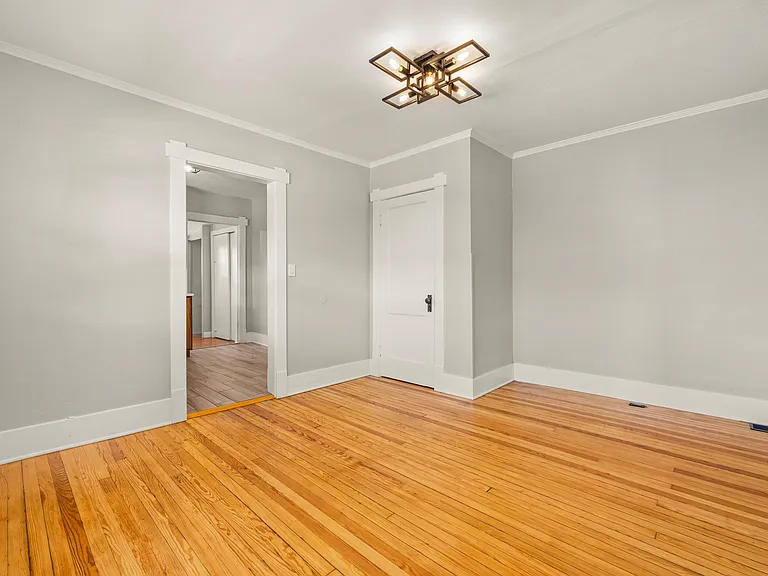 202 N Hooker St — Photo 7