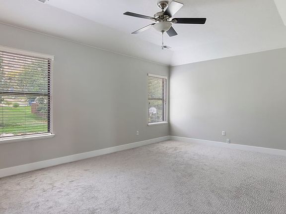 4th image of 640 Dalton Dr