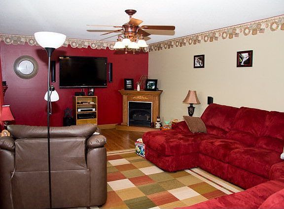 3rd image of 67 River View Ln