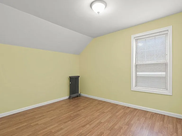 10 Cottage St #10 — Photo 18