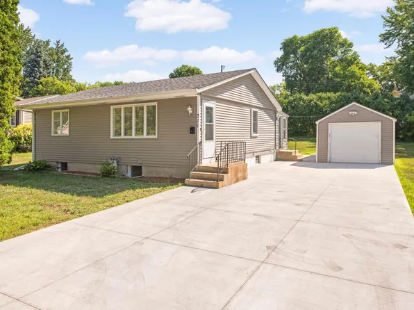 311 19th Ave N, Hopkins, MN 55343