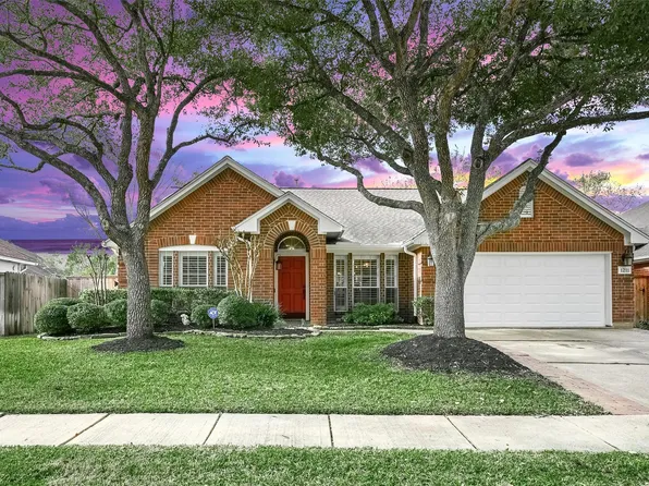 1211 Wood Haven Ct, Sugar Land, TX 77479