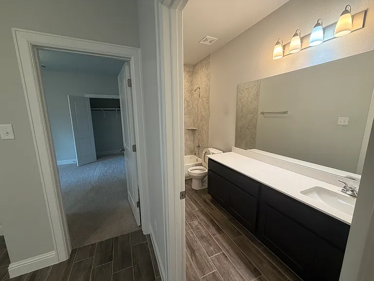 4300 Liberty Ln — Photo 14