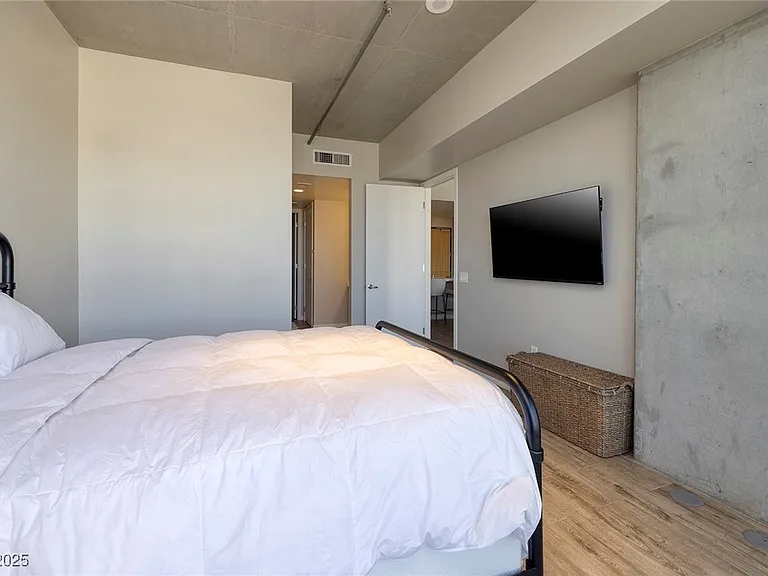 353 E Bonneville Ave #1006 — Photo 18