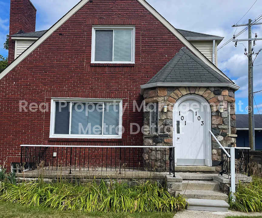 103 S Jessie St
