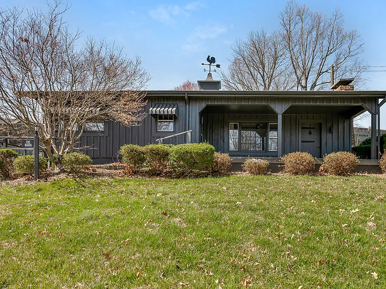 Poplar Hill Ln — Photo 3