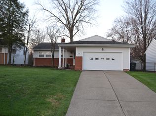 5008 N Sedgewick Rd, Lyndhurst, OH 44124