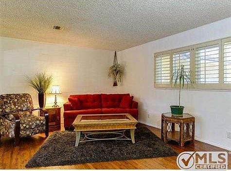 4th image of 10048 Montgomery Ave