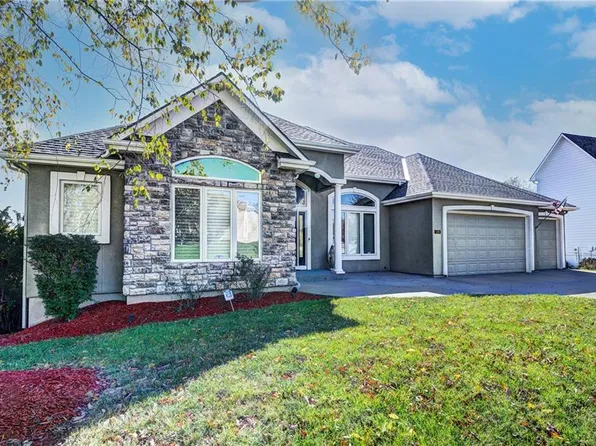 129 NW Morton Dr, Lees Summit, MO 64081