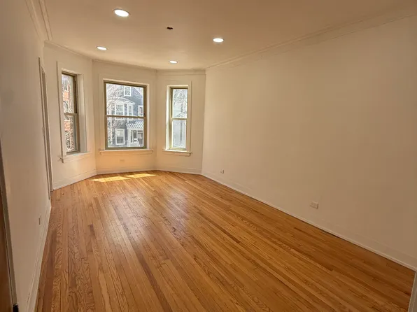 (undisclosed Address), Chicago, IL 60657