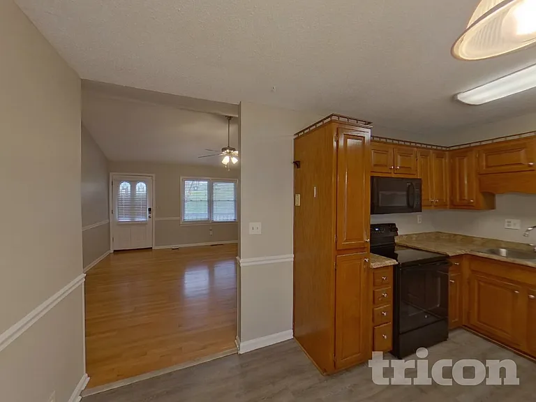 296 Whitney Ln — Photo 6