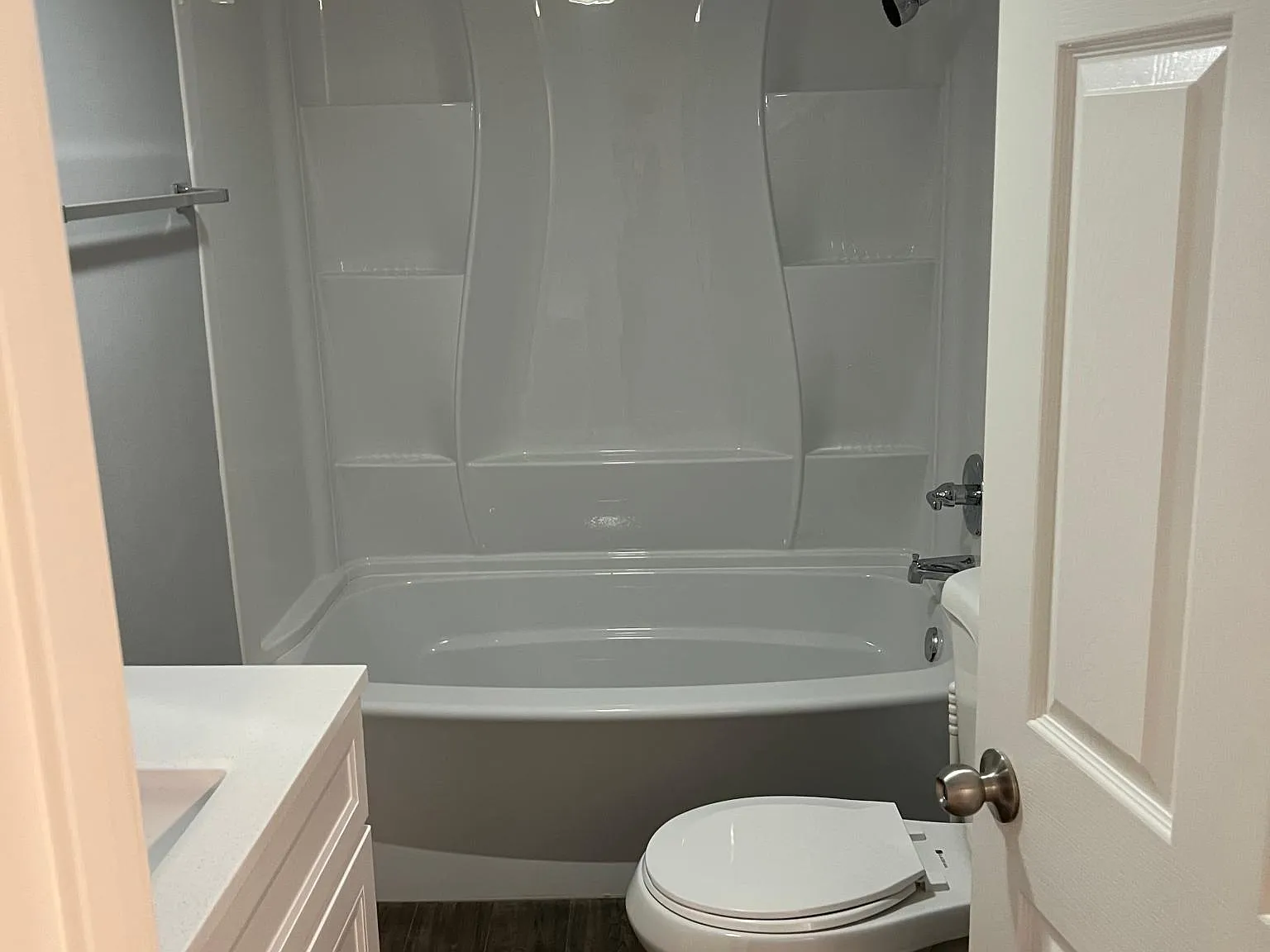 2 bed, 825 sqft, $1,900 — Photo 3