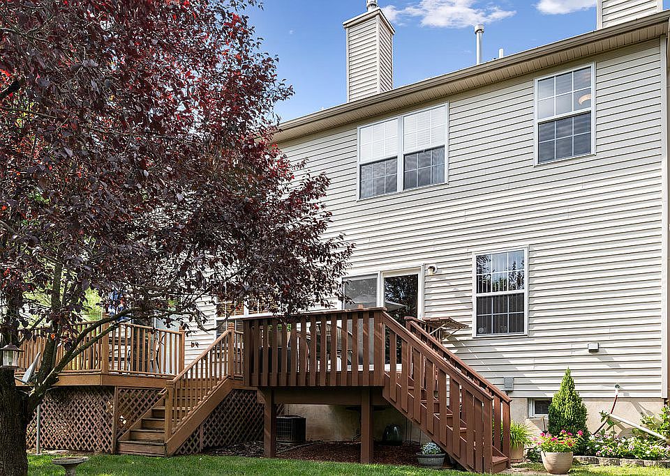 2nd image of 18 Dewitt Ln #68
