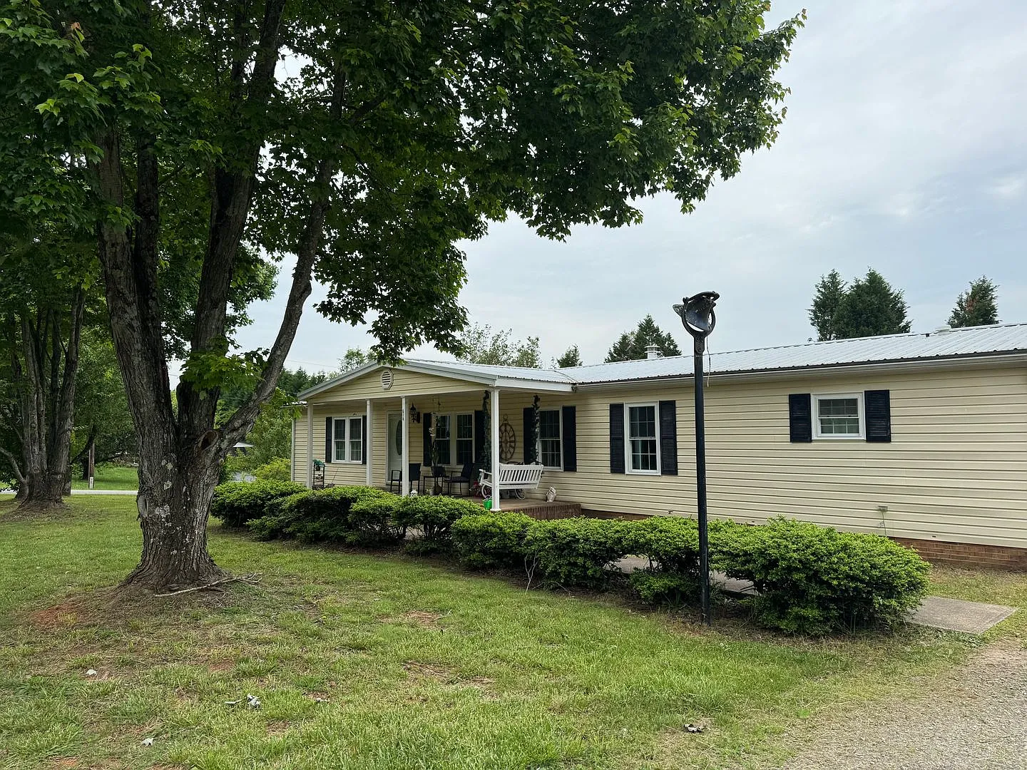 Coming soon! Ranch home 3 bedroom/2 bathroom — Photo 2