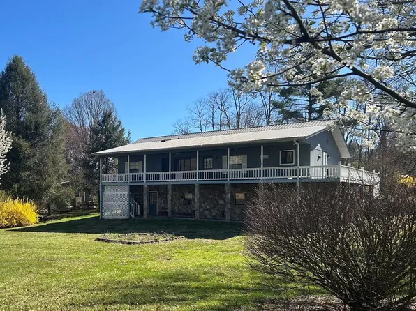 54 S Old Prentiss Rd, Franklin, NC 28734