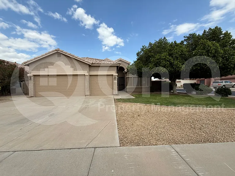 1445 S Park Grove Cir — Photo 1