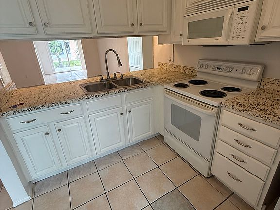 4th image of 6431 Drexel Dr #8