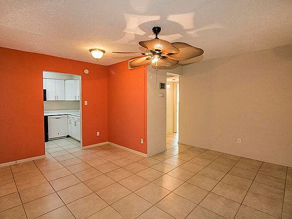5th image of 107 E Willowick Ave APT 3