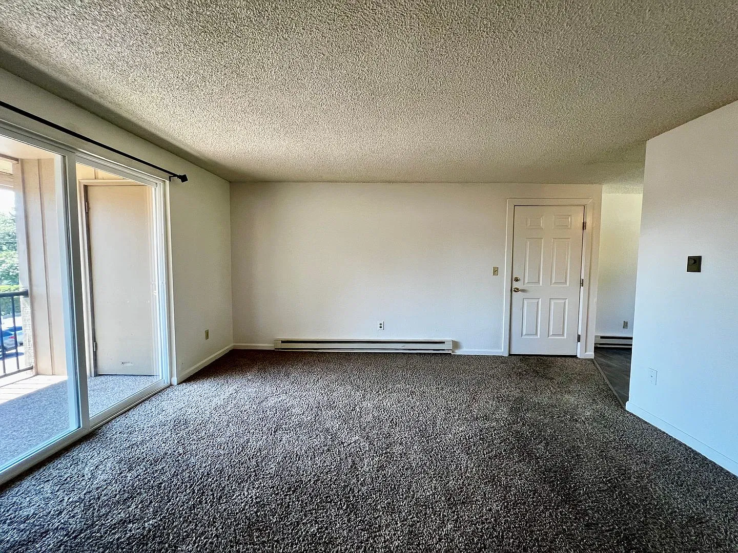 Multi-level apartments in Terrace Heights — Photo 4