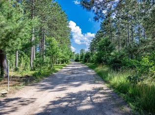 699 Badger Ln, Hancock, WI 54943