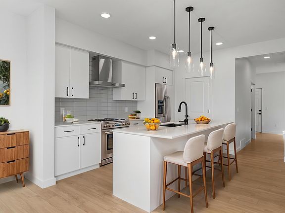 5th image of 2704 188th St NW