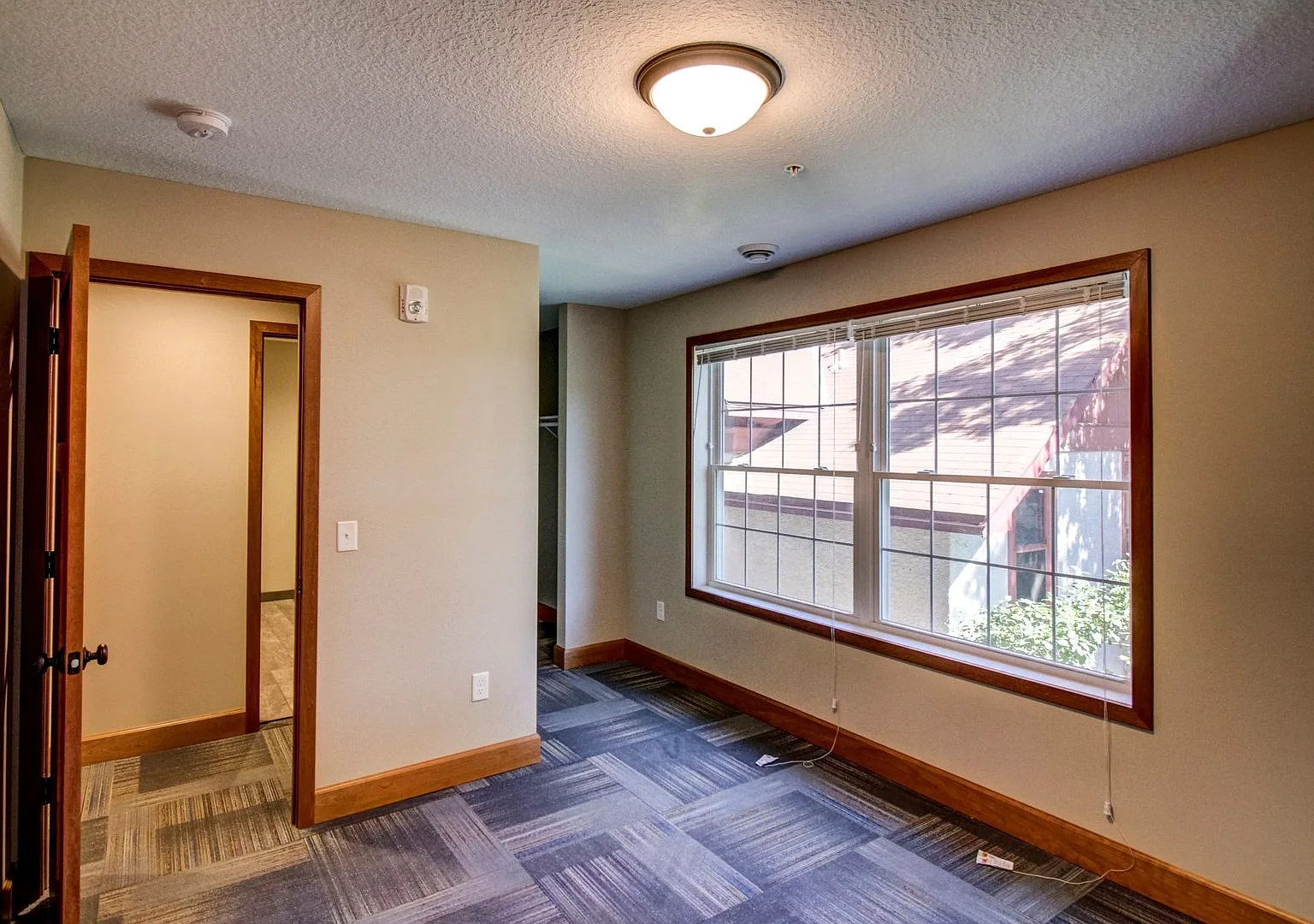 1208 Como Ave SE — Photo 4