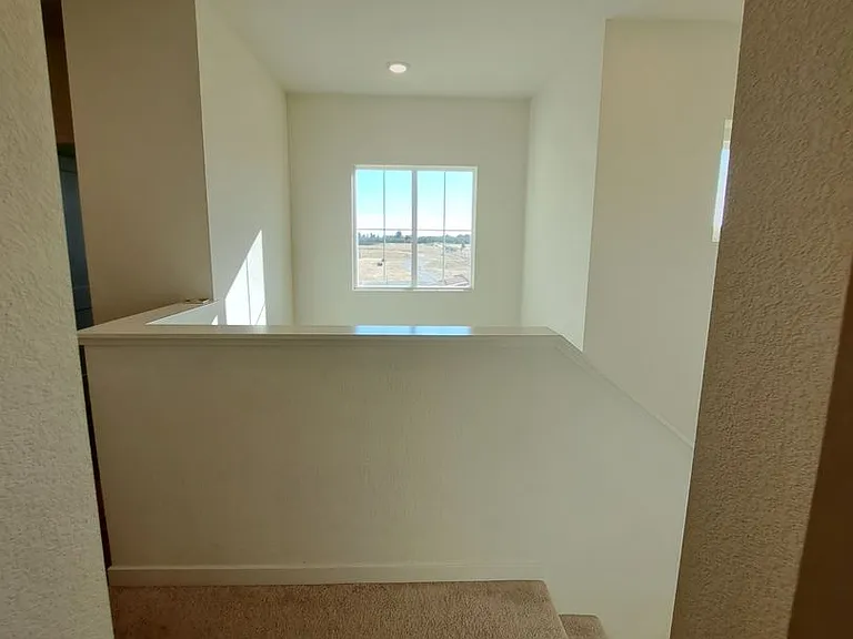 1160 Yale Dr — Photo 22
