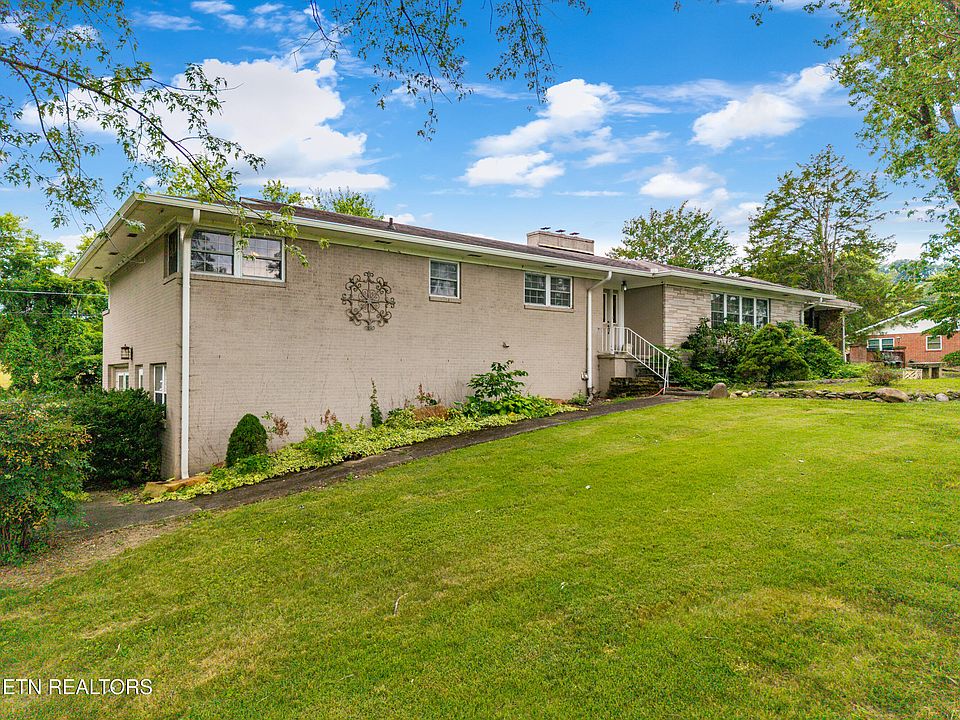 1st image of 217 Hardin Ln