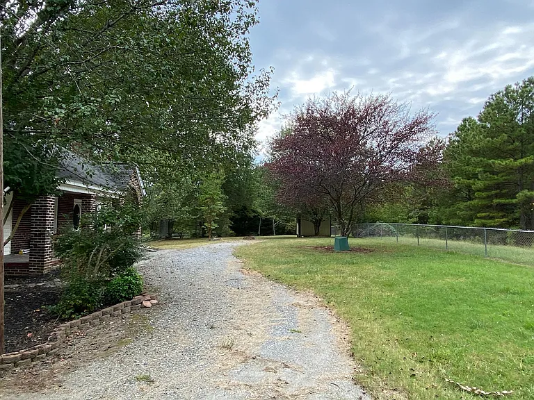 1343 S Battleground Ave — Photo 27