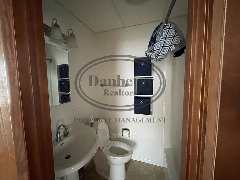324 N Main St #324 — Photo 8