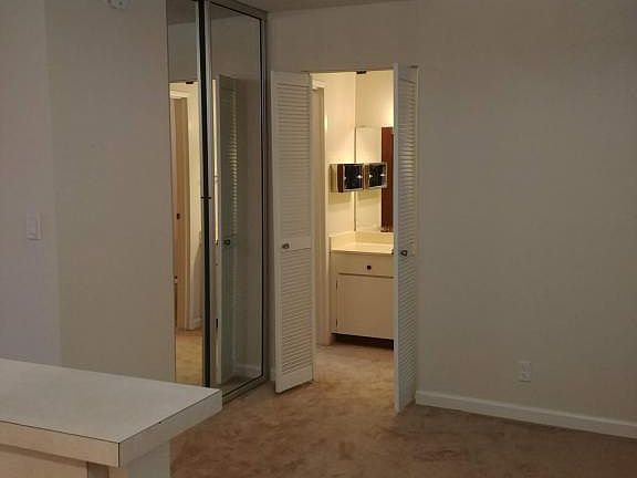4th image of 359 Half Moon Ln APT 303