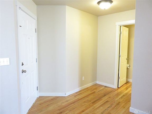 4th image of 20214 50th Ave E