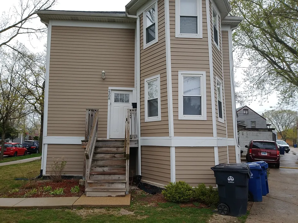 2308 Foster St #1