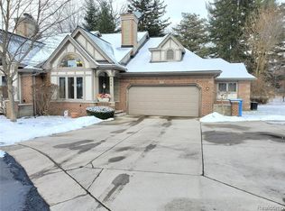 880 N Beech Daly Rd, Dearborn Heights, MI 48127