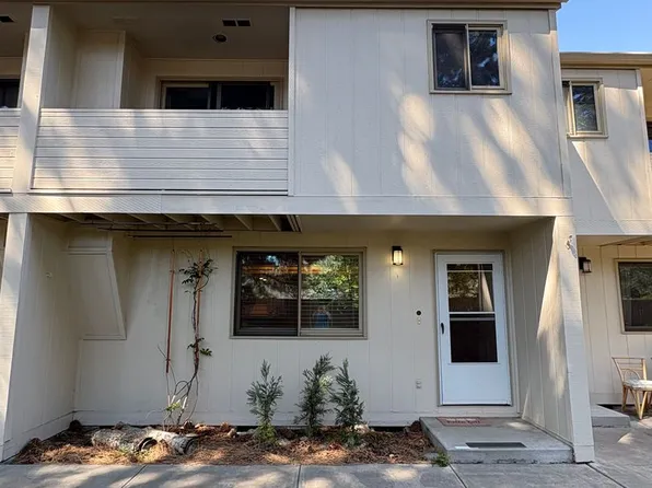1050 NE Butler Market Rd APT 2, Bend, OR 97701
