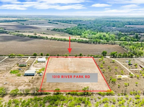 1310 River Park Rd, Luling, TX 78648