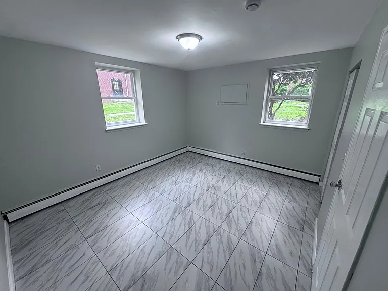 111-112 Lincoln Ave #6A — Photo 3