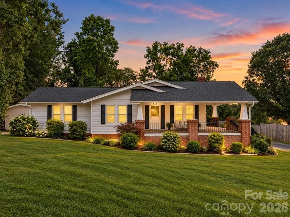 46 Gilkey St, Marion, NC 28752