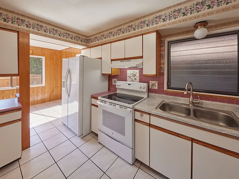 2144 Wai Maka Pl — Photo 9