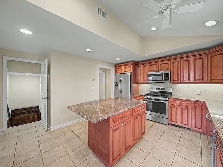 34 Esmond Pl — Photo 6