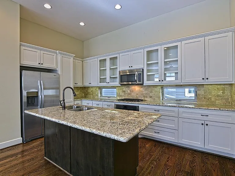 2441 Charleston St #C — Photo 5