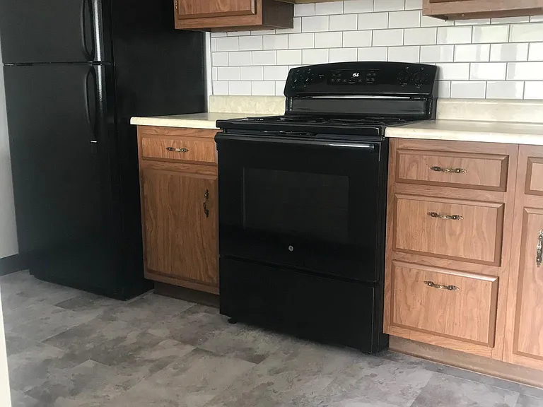 945 Washington Ave — Photo 4
