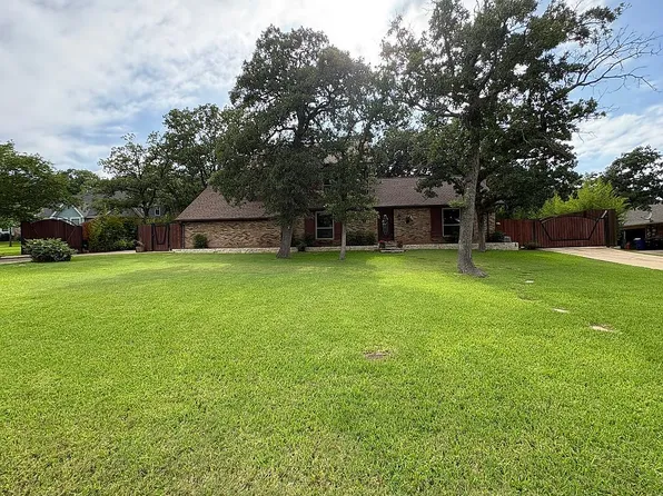 1212 Vera Ln, Kennedale, TX 76060