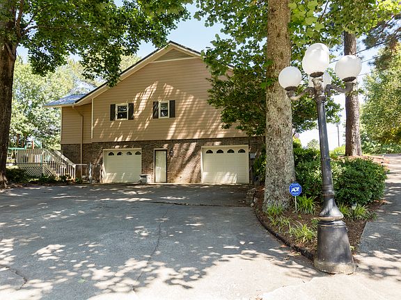 3rd image of 877 Meadowridge Dr