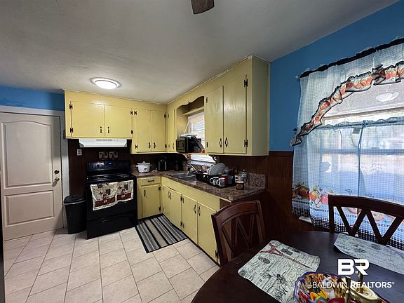 4th image of 105 11th Ave