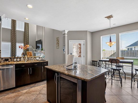 4th image of 16410 Dawnblush Ct