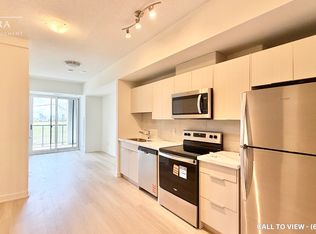 2825 Jane St #211, Toronto, ON M3N2H8